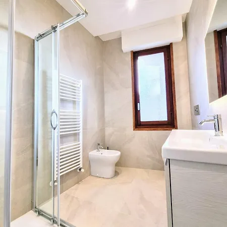 Le Grand Bleu Apartment *