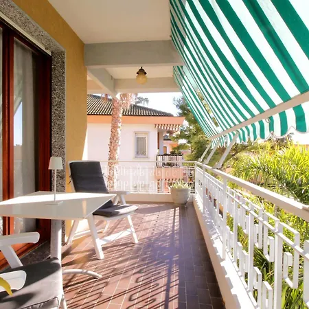 Le Grand Bleu Apartment