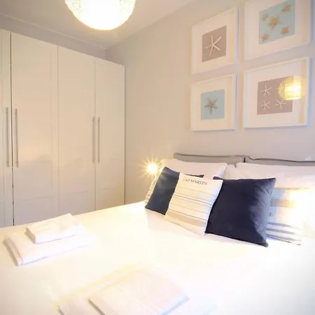 Le Grand Bleu Apartment
