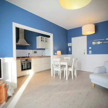 Le Grand Bleu Apartment *